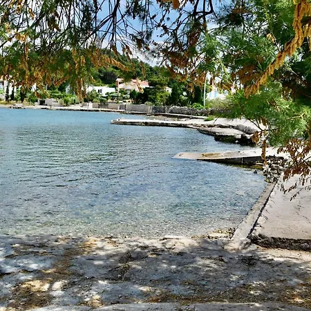 Beachfront House 5+3 Holiday home Kukljica